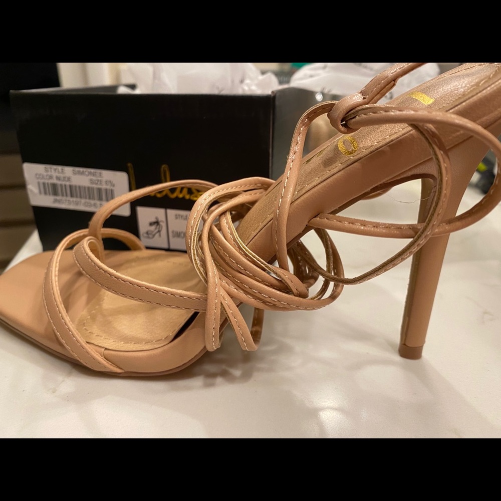Lulus nude heels